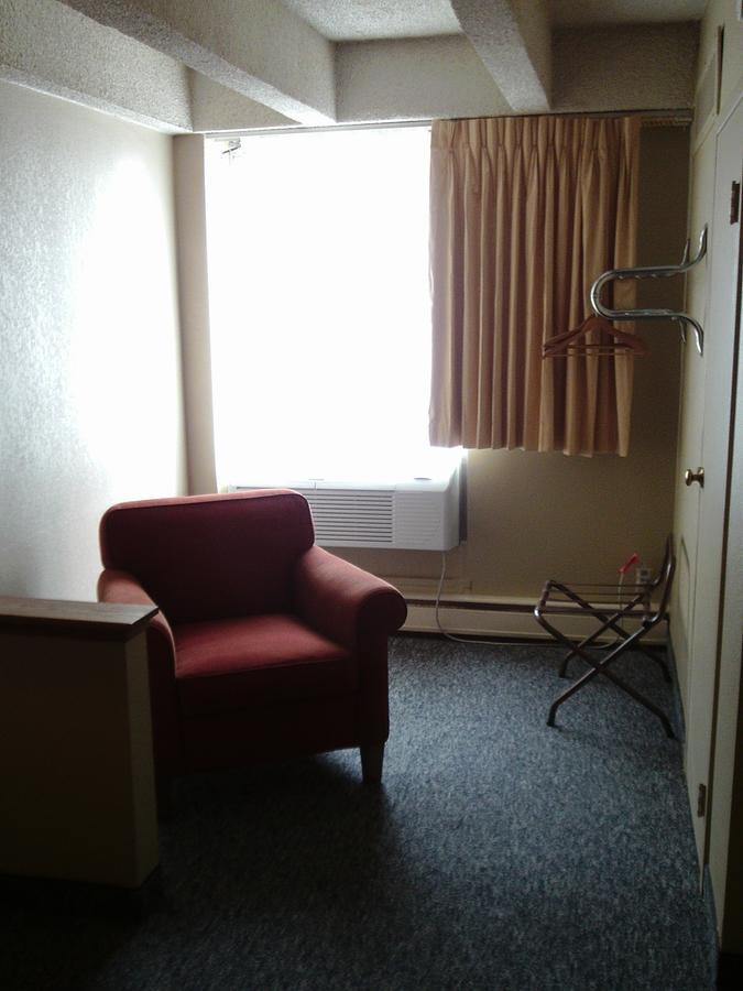 5Th Avenue Inn & Suites Рочестър Екстериор снимка