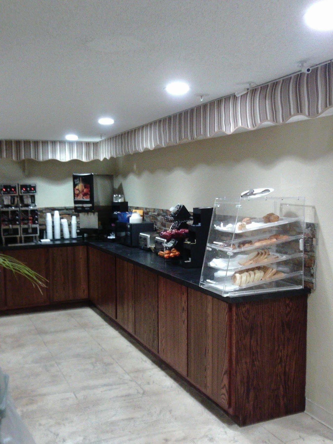 5Th Avenue Inn & Suites Рочестър Екстериор снимка